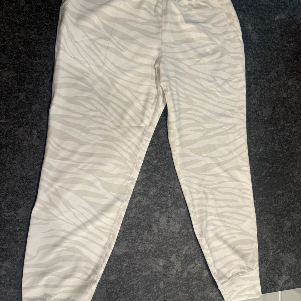 Old Navy Active Zebra Print Pants